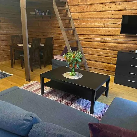 Very Lovely Old Down Place Close To Castle *