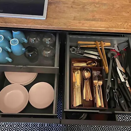 Very Lovely Old Down Place Close To Castle Apartament *