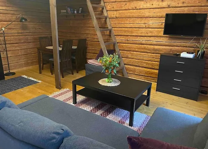 Very Lovely Old Down Place Close To Castle *